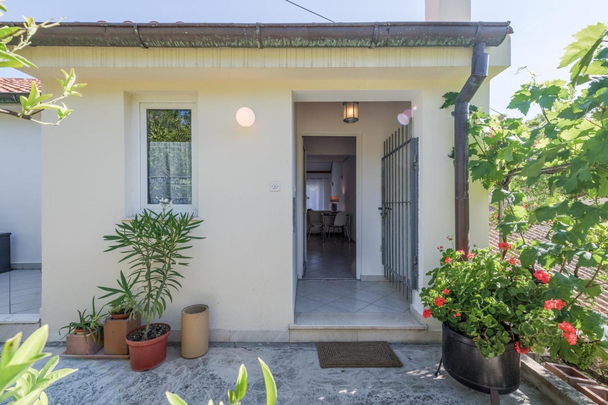 Beachfront Apartment Milan, With Balcony 스플리트 외부 사진